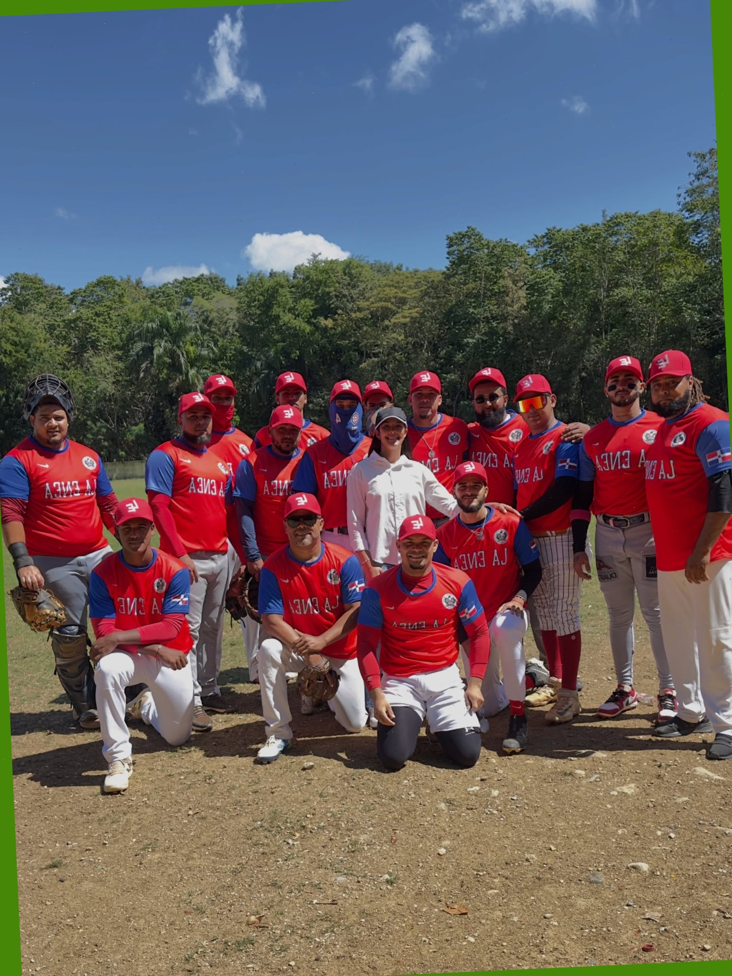 Apoyo del Ayuntamiento de Las Guáranas al equipo La Enea en el Torneo La Campesina 2026